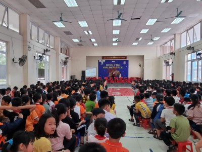 Cuộc thi " RINH THE GOLDEN BELL" của các bạn HS trường tiểu học Phú La.